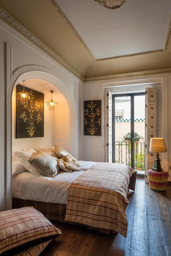 セビリア Pajaro Rebelde Bed & Breakfast エクステリア 写真