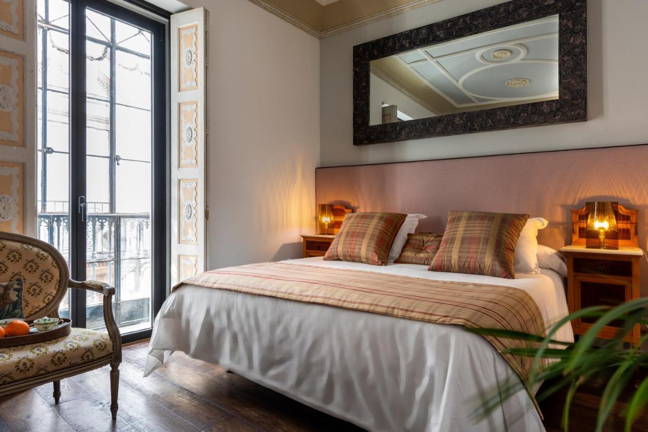 セビリア Pajaro Rebelde Bed & Breakfast エクステリア 写真