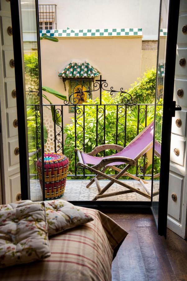 セビリア Pajaro Rebelde Bed & Breakfast エクステリア 写真